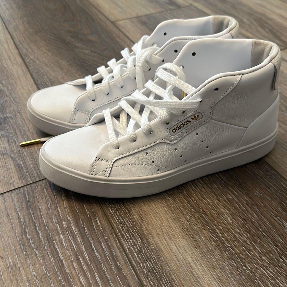 Like New Womens High Top Adidas all White 6 | Adidas High Tops